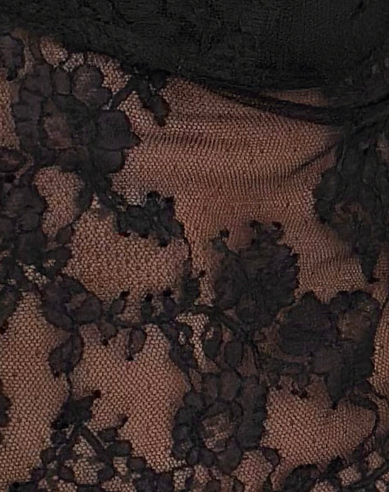 Women's Lace Cami Slim Top with V-Neckline in Black for Everyday Wear